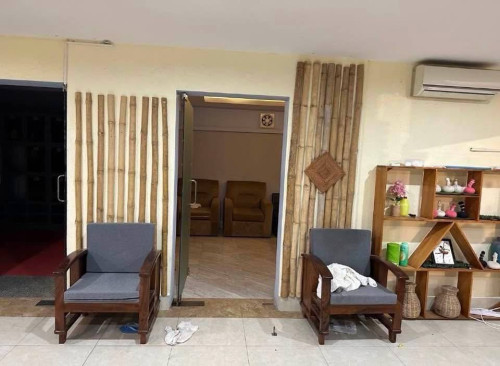 Commercial Business Villa For Rent in BKK Area on Commercial Road.