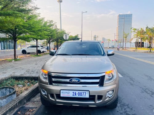 Ford XLT 2015 ម៉ាសុីនធំ ឡានខ្ចី លក់ប្រញាប់លុយ