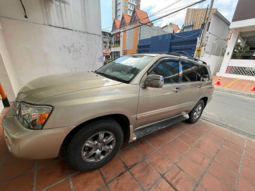 Hilander 2005 (golden) with FULL INSURANCE