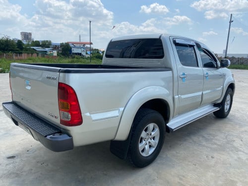 Hilux Vigo លេខដៃអូតូកាប់ពីតាស់