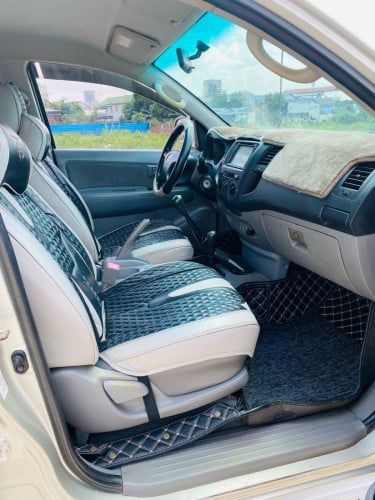 Hilux Vigo លេខដៃអូតូកាប់ពីតាស់