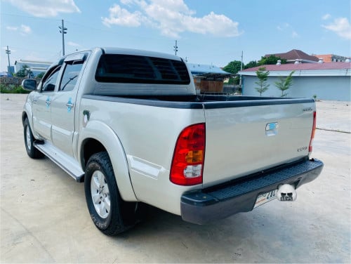 Hilux Vigo លេខដៃអូតូកាប់ពីតាស់