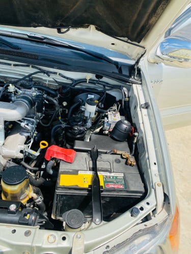 Hilux Vigo លេខដៃអូតូកាប់ពីតាស់