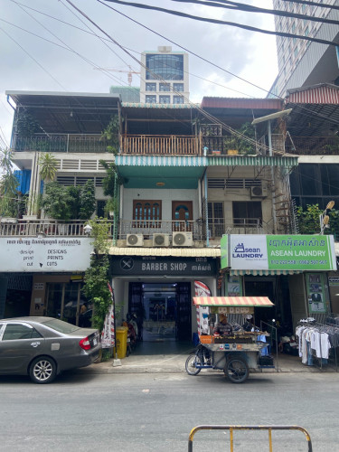 House for sale near gold tower (42)