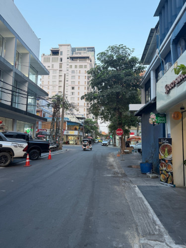 House for sale near gold tower (42)