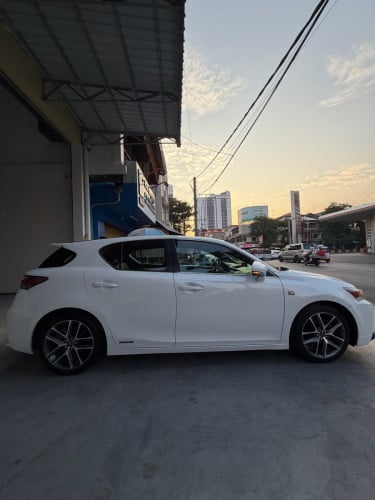 Lexus ct 200h