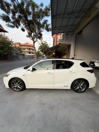 Lexus ct 200h