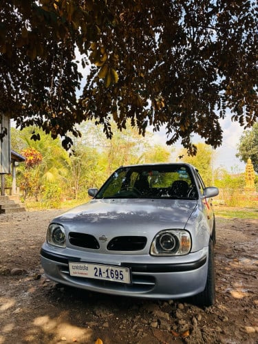 Nissan march 1998