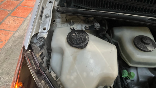 Prius 05 half full 2BK