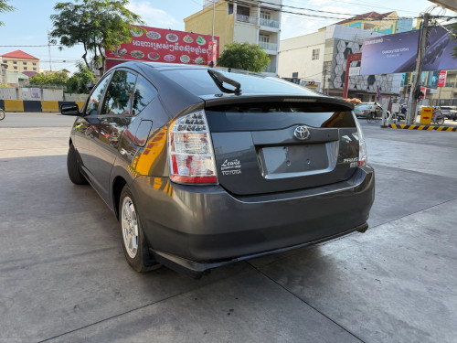 Prius 08 បង់មុន3500$ យកជិះ  (បង់ផ្ទាល់)