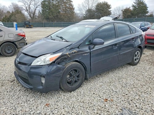 Prius 2015 Option 4 JBL ឡានមកតាមផ្លូវ