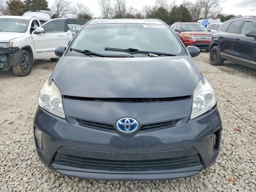 Prius 2015 Option 4 JBL ឡានមកតាមផ្លូវ