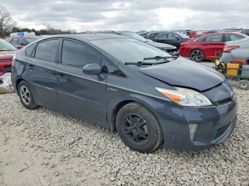 Prius 2015 Option 4 JBL ឡានមកតាមផ្លូវ