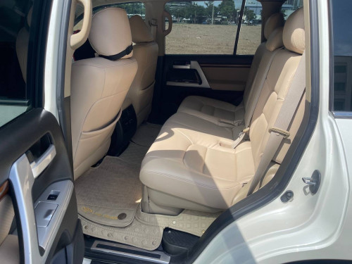 Today LandCruiser 2010 ឡេីង​ 2021
