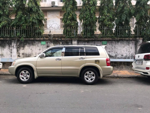 Toyota​ Hilander year 2001-2005 Including Full Insurance