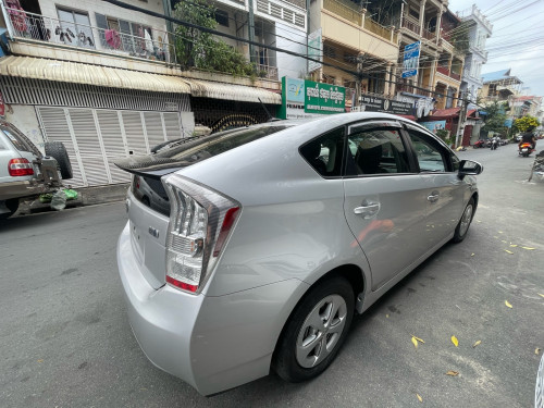 Urgent sale Toyota Prius 2011 option3 new tax paper