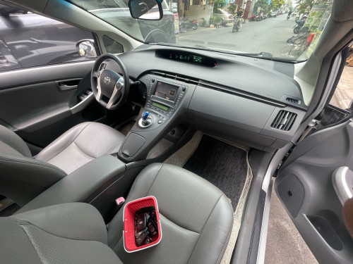 Urgent sale Toyota Prius 2011 option3 new tax paper