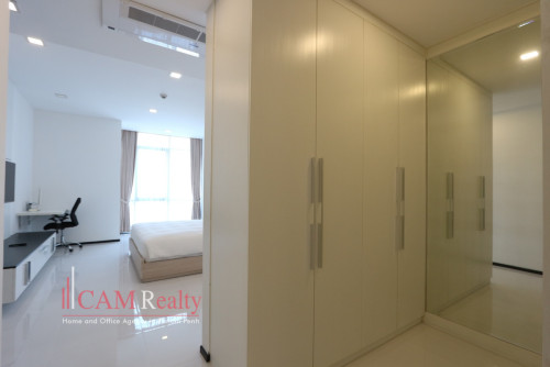 Western Style 1 Bedroom Serviced Apartment For Rent in Daun Penh
