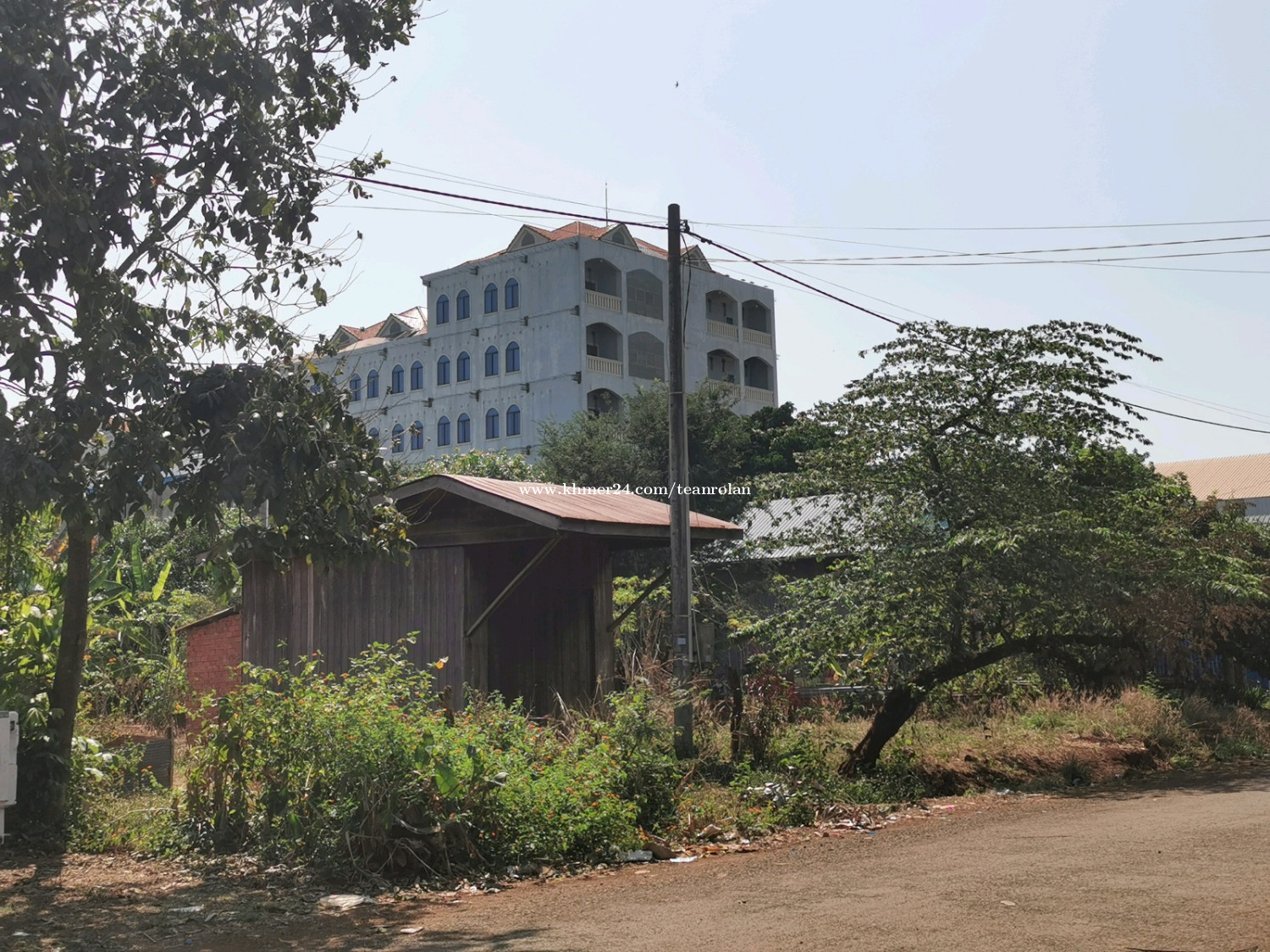 ដីលក់ 5m×45m តម្លៃល្អ ទីតាំងល្អ ស្ថិតនៅកណ្ដាលក្រុង ទីប្រជុំជន ល្អសម្រាប់ប្រកបរបរ លក់ដូរ ឬអាជីវកម្ម ល