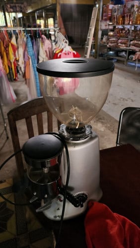 ម៉ាស៊ីនកាហ្វេ