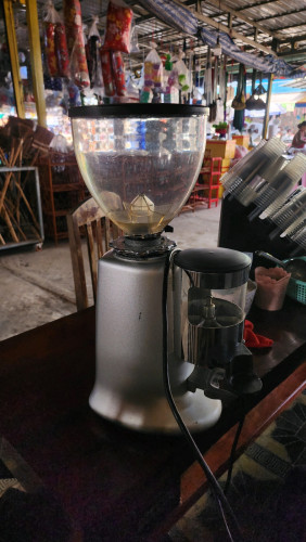 ម៉ាស៊ីនកាហ្វេ