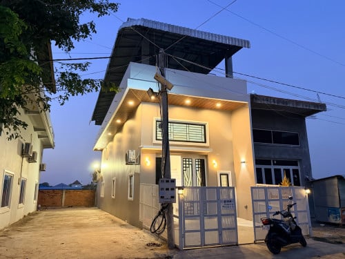 ផ្ទះធ្វេីហេីយមិនបានរស់នៅ
