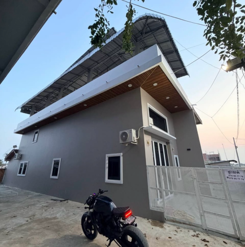 ផ្ទះធ្វេីហេីយមិនបានរស់នៅ