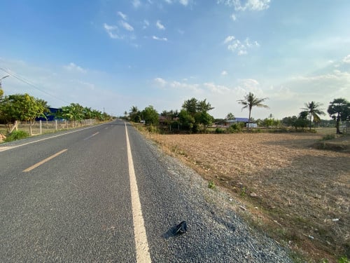 ដីលក់ខេត្តកំពត