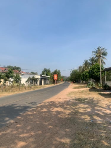 តូប សំរាប់ជួល រកសុី និង ស្នាក់នៅបាន ( ភ្នំប្រសិទ្ធិ ) ចុះពីផ្លូវ 130  បុកទៅផ្លូវ ៥១