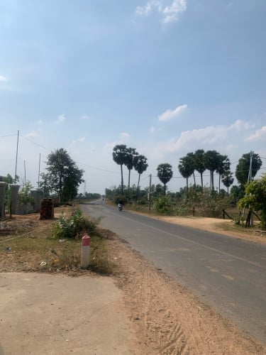 តូប សំរាប់ជួល រកសុី និង ស្នាក់នៅបាន ( ភ្នំប្រសិទ្ធិ ) ចុះពីផ្លូវ 130  បុកទៅផ្លូវ ៥១