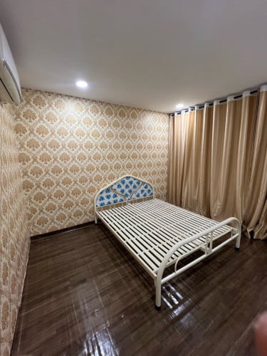 ផ្ទះសម្រាប់ជួលបន្ទាន់នៅជាន់ទី2 នៅកណ្តាលទីក្រុងនៅម្តុំផ្សារចាស់