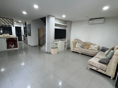 ផ្ទះលក់ បើជួតម្លៃ1900$មានសម្ភារៈប្រើប្រាស់ស្រាប់ បញ្ចាក់យកអ្នកជួលផ្ទាល់ Telegram 0964060358