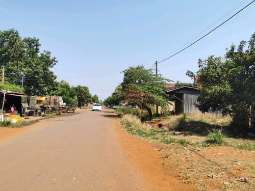 ដីលក់ 5m×45m តម្លៃល្អ ទីតាំងល្អ ស្ថិតនៅកណ្ដាលក្រុង ទីប្រជុំជន ល្អសម្រាប់ប្រកបរបរ លក់ដូរ ឬអាជីវកម្ម ល