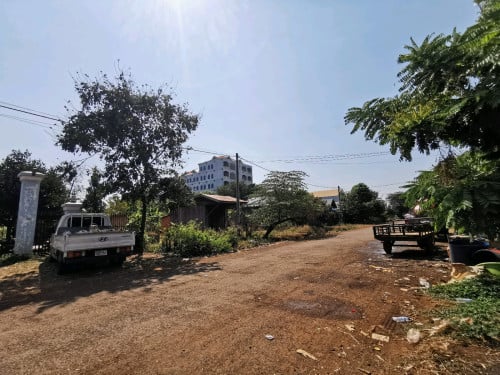 ដីលក់ 5m×45m តម្លៃល្អ ទីតាំងល្អ ស្ថិតនៅកណ្ដាលក្រុង ទីប្រជុំជន ល្អសម្រាប់ប្រកបរបរ លក់ដូរ ឬអាជីវកម្ម ល