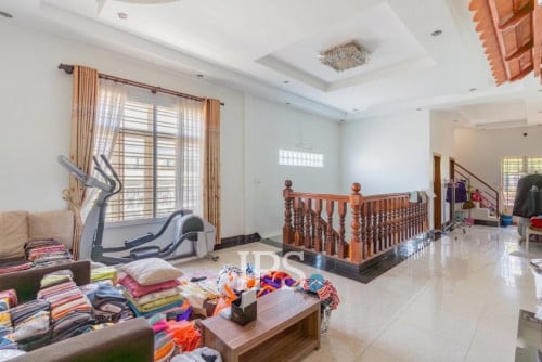 #FORSALE 6-Bedroom Villa For Sale -📍Chip Mong 271, Chak Angrae Leu, Phnom Penh