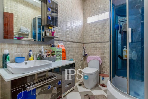 #FORSALE 6-Bedroom Villa For Sale -📍Chip Mong 271, Chak Angrae Leu, Phnom Penh