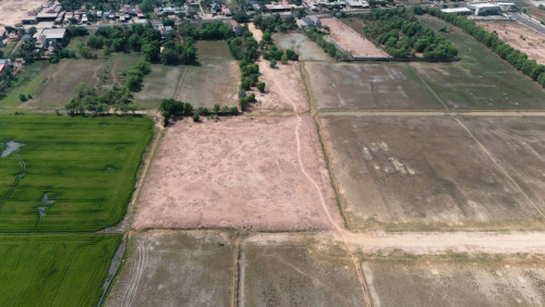ដីសម្រាប់លក់ ទីតាំងជាប់ផ្លូវជាតិលេខ១/Land For sale Along National Road 1