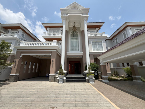 វីឡា Queen Villa សម្រាប់លក់ | Villa Queen for sale