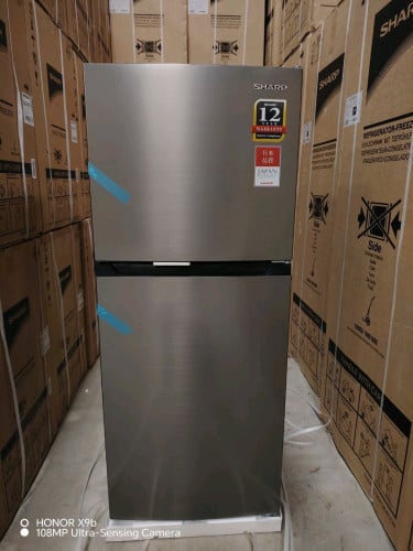 មានលក់ទូរទឹកកក sharp 1m3 ថែមជើង