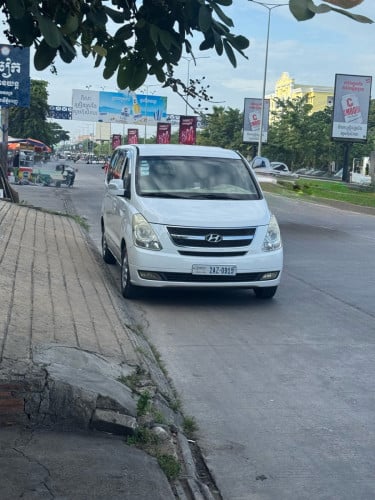 រថយន្តStarex 12កៅអី សម្រាប់ជួល មានតៃកុង