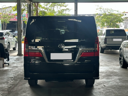 🚘 2023 TOYOTA GRANVIA Premium VIP