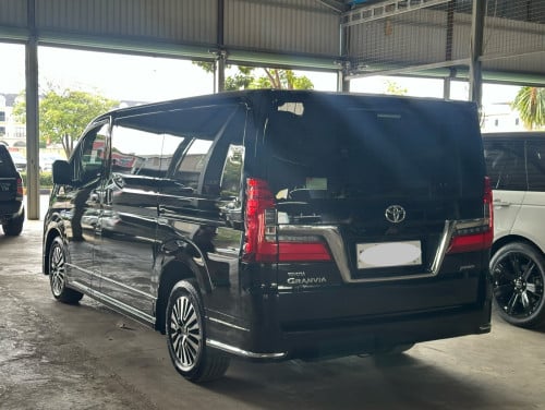 🚘 2023 TOYOTA GRANVIA Premium VIP