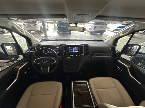 🚘 2023 TOYOTA GRANVIA Premium VIP