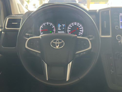 🚘 2023 TOYOTA GRANVIA Premium VIP