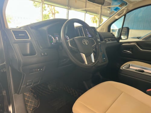 🚘 2023 TOYOTA GRANVIA Premium VIP