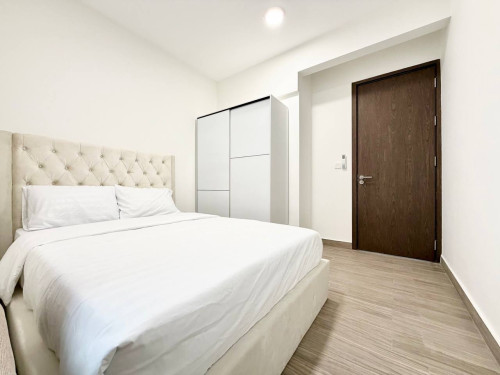 2 Bedrooms For Rent UV2