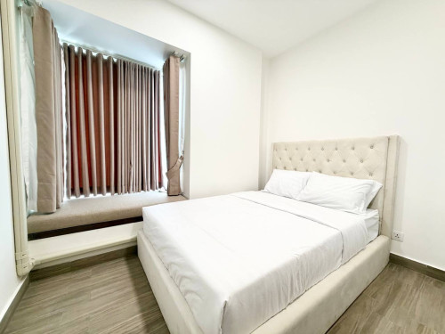 2 Bedrooms For Rent UV2