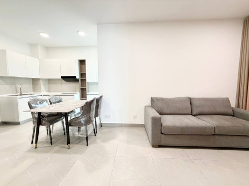 2 Bedrooms For Rent UV2