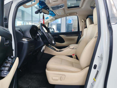 2019 TOYOTA 埃尔法  7 座 | 租售
