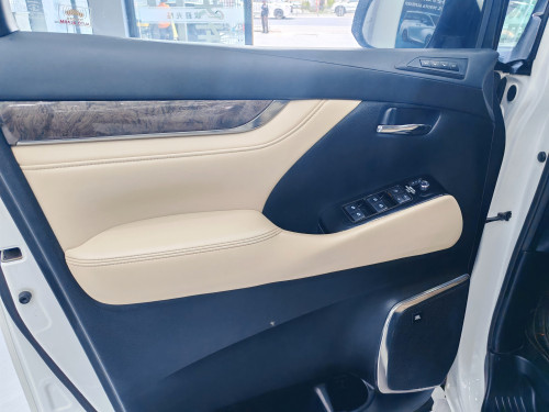 2019 TOYOTA 埃尔法  7 座 | 租售